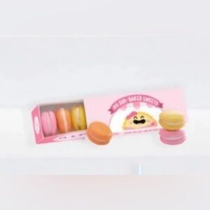 MiniVerse Make it Mini Food: Café Series 2, Classic Macarons